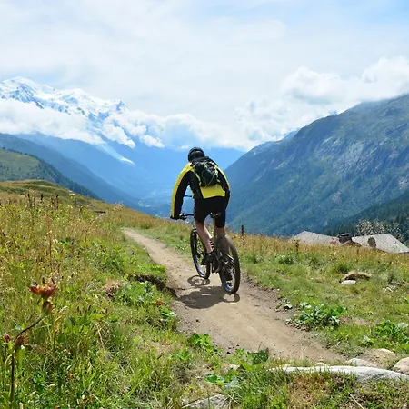 Grand Roc Studio708 From Slopes 280m, Parking & Wifi - Happy Apartment Chamonix